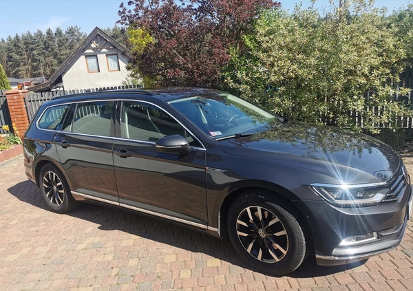 Volkswagen Passat cena 74800 przebieg: 190000, rok produkcji 2018 z Raszków małe 92